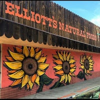 Photo taken at Elliott&amp;#39;s Natural Foods by Elliott&amp;#39;s Natural Foods on 4/29/2016