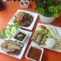 Photo taken at หนองคายป้าสุ (เสนาฯ) อาหารเวียดนาม by ChaBew C. on 11/22/2014