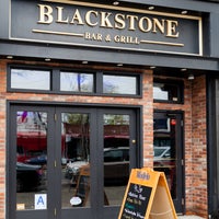 Снимок сделан в Blackstone Bar &amp;amp; Grill пользователем Blackstone Bar &amp;amp; Grill 5/5/2017