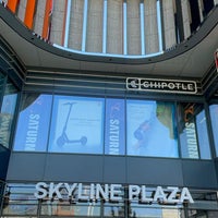 Photo prise au Skyline Plaza par Kris A. le9/28/2023
