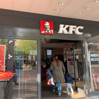 รูปภาพถ่ายที่ KFC โดย Kris A. เมื่อ 4/29/2019