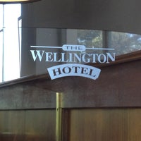 Снимок сделан в Wellington Hotel пользователем Darren R. 1/4/2013