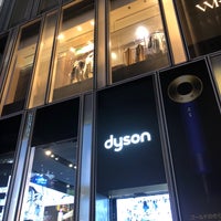 Photo taken at Dyson表参道 by mijustlikeme on 1/21/2019