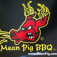 Foto diambil di The Mean Pig BBQ oleh Dan F. pada 1/4/2013