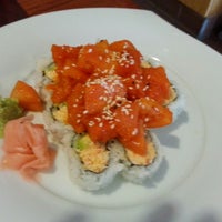 Foto tomada en Sushi K Japanese Restaurant  por Sarah S. el 5/30/2013