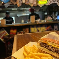 Photo taken at Tommi&amp;#39;s Burger Joint by Z91 on 11/26/2023