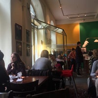 10/7/2016 tarihinde Goran A.ziyaretçi tarafından Café Rival'de çekilen fotoğraf