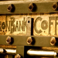 Foto tomada en Iron Bank Coffee Co.  por Iron Bank Coffee Co. el 7/25/2013