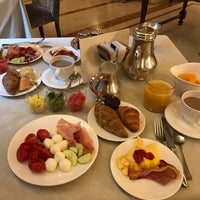 Photo taken at Hotel Metropole by Kanesue on 8/13/2019