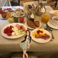 Photo taken at Hotel Metropole by Kanesue on 8/13/2019