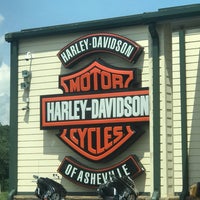 Das Foto wurde bei Harley-Davidson of Asheville von Samantha am 7/29/2018 aufgenommen