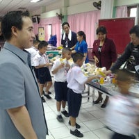 Photo taken at โรงเรียนบางบัว(เพ่งตั้งตรงจิตรวิทยาคาร) by Thitanon C. on 9/21/2012