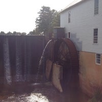 Foto tirada no(a) Murray&#39;s Mill por Kelli P. em 9/30/2012