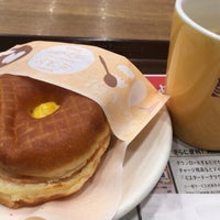 Photo taken at Mister Donut by ぱんぱんだ on 11/28/2017