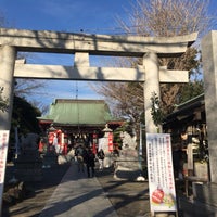 Photo taken at 当代島稲荷神社 by ぱんぱんだ on 1/2/2017