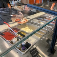 2/6/2022 tarihinde Alyssaziyaretçi tarafından Blaze Pizza'de çekilen fotoğraf