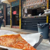 Снимок сделан в Vinnie&amp;#39;s Pizzeria пользователем Alyssa 4/4/2022