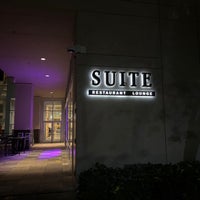 Foto tirada no(a) Suite Lounge por Josh v. em 10/15/2023