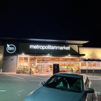 Foto tirada no(a) Metropolitan Market por Josh v. em 2/3/2023