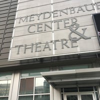 Foto diambil di Meydenbauer Center oleh Josh v. pada 10/27/2021