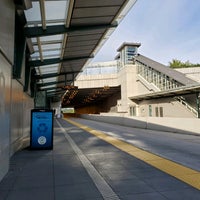 Photo taken at Yarrow Point Bus Stop (520 &amp;amp; 92nd) by Josh v. on 5/16/2020
