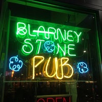 Foto tomada en Blarney Stone Pub &amp;amp; Restaurant Seattle  por Josh v. el 12/24/2018