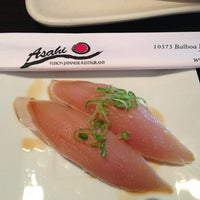 รูปภาพถ่ายที่ Asahi Sushi โดย Jeanne W. เมื่อ 2/8/2013