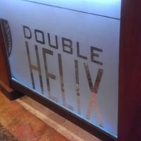 9/18/2012 tarihinde Christa J.ziyaretçi tarafından Double Helix Wine &amp;amp; Whiskey Lounge'de çekilen fotoğraf