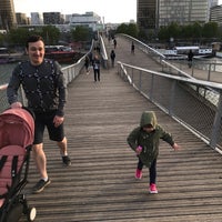 Photo taken at Passerelle Simone de Beauvoir by Oly K. on 5/2/2019