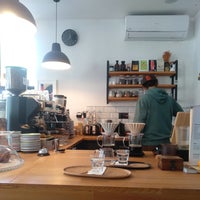 Foto tomada en Crow Coffee Roastery  por Hakan I. el 11/16/2022