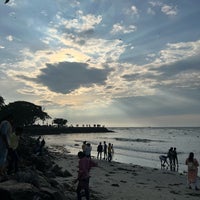 Photo taken at Fort Kochi Beach by Mohammed A. on 12/26/2022
