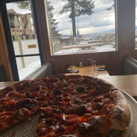 Foto scattata a Whitecaps Pizza da Lena C. il 1/16/2024