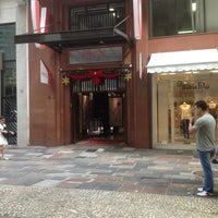 Das Foto wurde bei Shopping Vertical von Leandro P. am 11/30/2012 aufgenommen