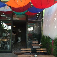 Das Foto wurde bei Kadıköy Cafe &amp;amp; Restaurant von Büşra P. am 8/29/2015 aufgenommen