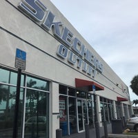SKECHERS Outlet Shoe in Miami