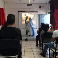 Foto scattata a Centro Universitario Hispano Mexicano da KarlaDuck il 12/5/2014