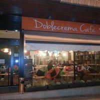 รูปภาพถ่ายที่ Doblecrema Café โดย Larry O. เมื่อ 3/13/2014