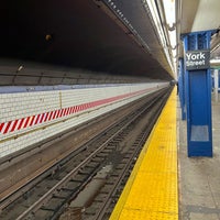 Photo taken at MTA Subway - York St (F) by Jeff H. on 1/26/2023