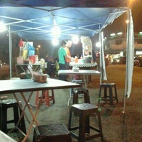 Photo taken at Opocot Burger Bakar by Naqiuddin R. on 10/14/2012