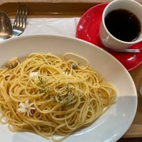 Photo taken at Italian Tomato Caffé VIGORE by hideo54 on 10/7/2019