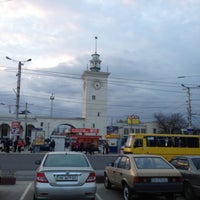 Photo taken at Железнодорожный вокзал «Симферополь» / Simferopol Railway Station by Ирина on 4/21/2013