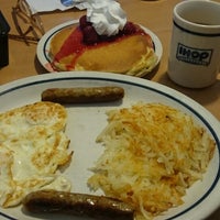 Photo taken at IHOP by Argentina C. on 1/3/2015