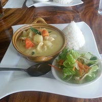 6/26/2013에 Tamie F.님이 Laddawan’s Phuket Monkey Thai Cuisine에서 찍은 사진