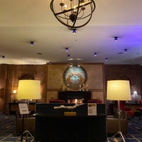 Foto diambil di Argonaut Hotel oleh Viv T. pada 4/14/2022