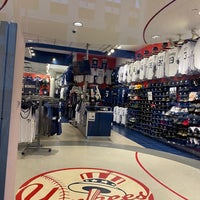 yankees clubhouse store nyc