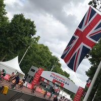 Photo taken at Prudential RideLondon by Viv T. on 7/30/2017