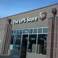 Foto tirada no(a) The UPS Store por Casey D. em 5/3/2013