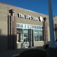 Foto tirada no(a) The UPS Store por Casey D. em 11/21/2012