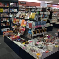 Photo taken at BOOK EXPRESS 六本木ヒルズ店 by Morphine C. on 9/26/2013