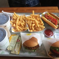 Photo taken at Shake Shack by H@tiç on 3/14/2017